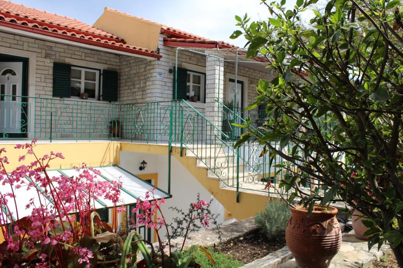 Paxos Rock Apartments Gaios Exteriör bild